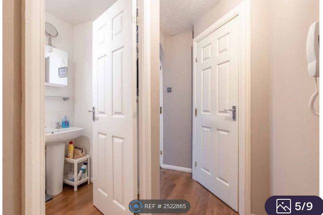 Bridgewater Court, Common Road, Slough photo 3