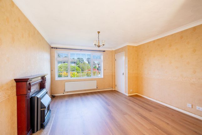 20 Locks Meadow, Lingfield photo 4