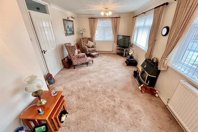 1, Ashwood Close, Great Yarmouth photo 2