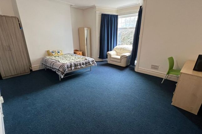 Shared accommodation to rent in Bonville Terrace, Swansea