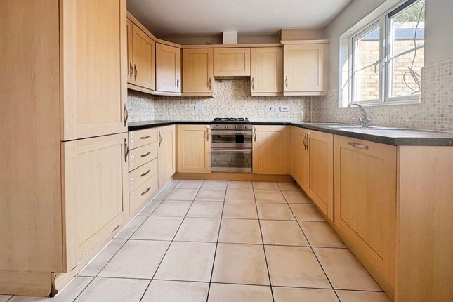 33, Nant Y Dwrgi, Pontyclun photo 2