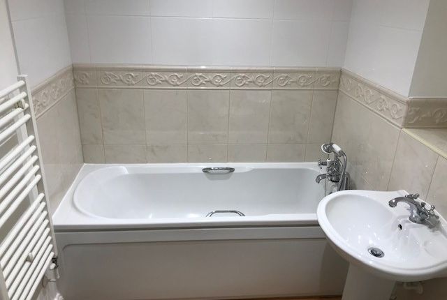 40, Milton Keynes photo 3