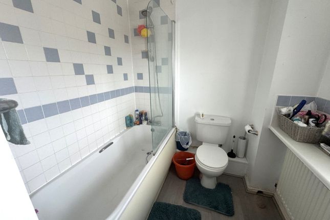 Flat for sale in Thyme Avenue, Whiteley, Fareham, Hampshire