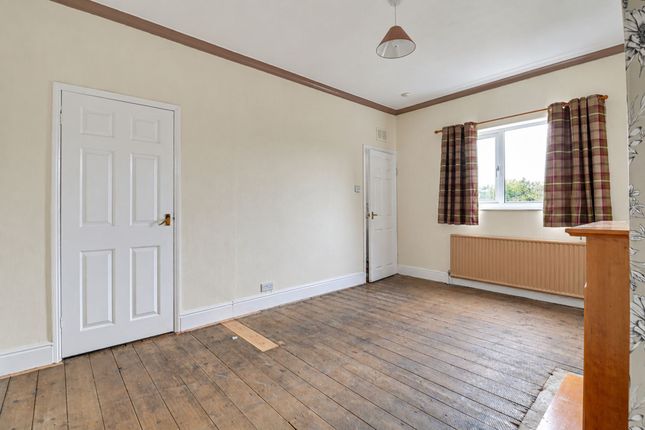 16 Lea Road West, Gainsborough photo 4