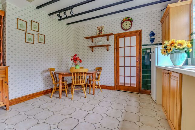 49 Kirby Lane, Leicester photo 4