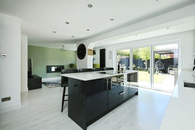 23, Ryan Drive, Sheffield photo 4