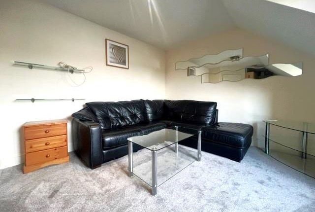 5, Park House, Farnborough photo 2