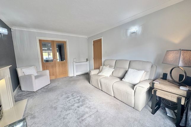 17, Sweetbriar Way, Cannock photo 3