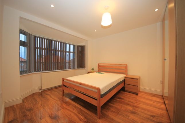 Thumbnail Flat to rent in Broomgrove Gardens, Edgware