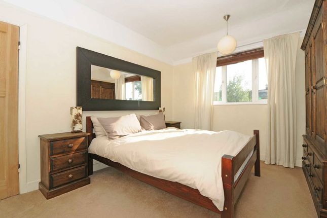 Gracefield Gardens, London photo 4