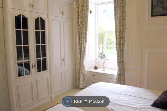 Flat to rent in Brough Hall, Richmond