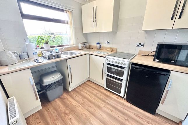 End terrace house to rent in Waterside Drive, Grimsby