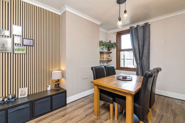 73, Lorne Park Road, Lowestoft photo 4