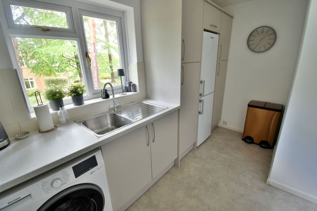 Forest Edge, Ringwood Road, Ferndown photo 4