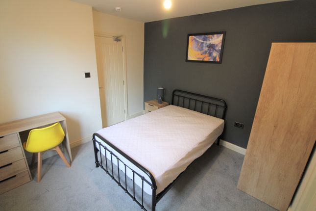 Thumbnail Room to rent in Dogsthorpe Road, Room 4, Peterborough