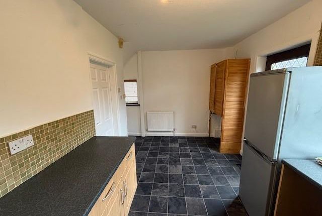 8, Beacon Grove, Bradford photo 5