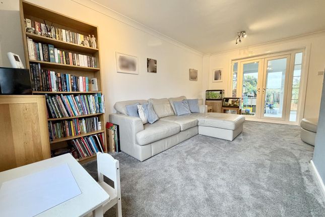 Hemishor Drive, Leeds photo 2