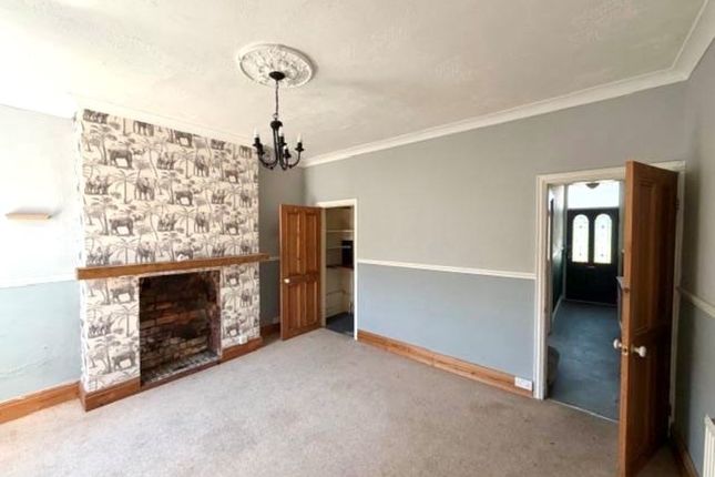 25, Cross Park Avenue, Castleford photo 3