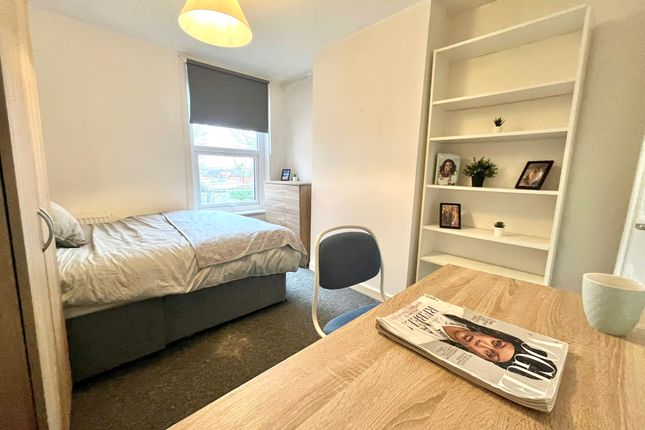 Room 4, 19, Langhorn Road, Southampton photo 2