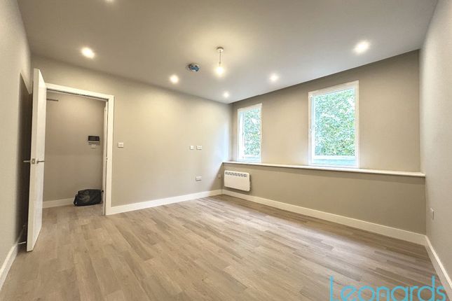 Flat 4, Croydon photo 4