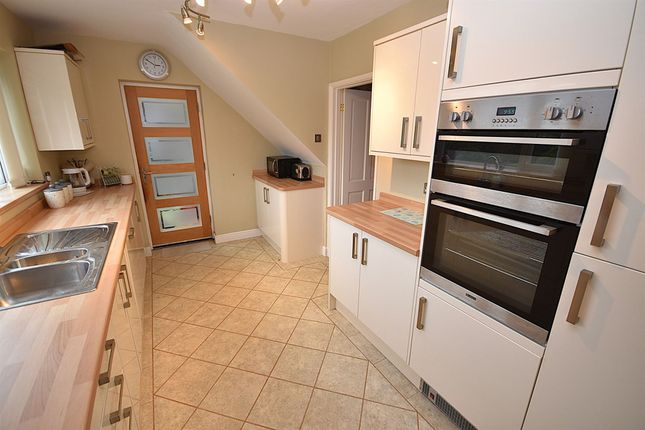5 Harrington Drive, Macclesfield photo 2