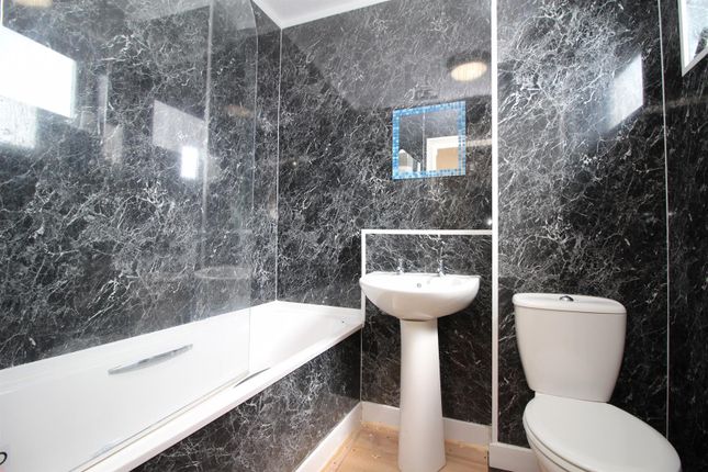 59, Loch Trool Way, Whitburn photo 4