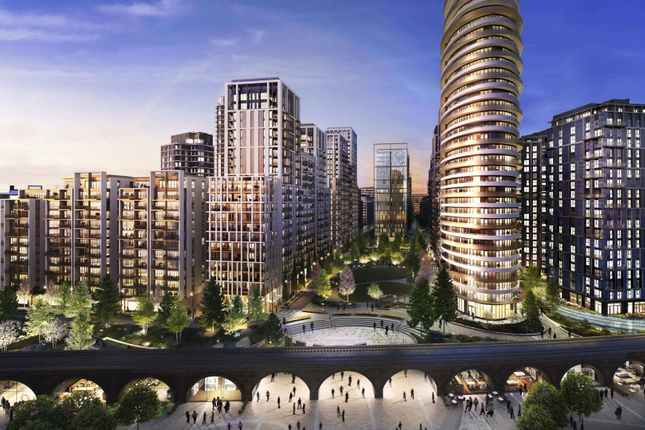 Thumbnail Flat for sale in White City, Waterside Residences, London