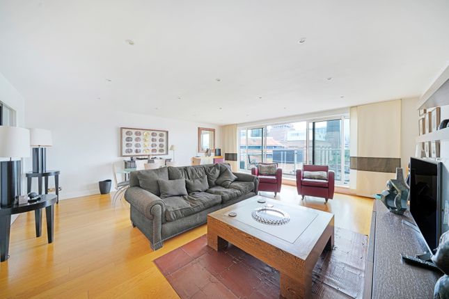 Thumbnail Flat to rent in Benbow House, 24 New Globe Walk