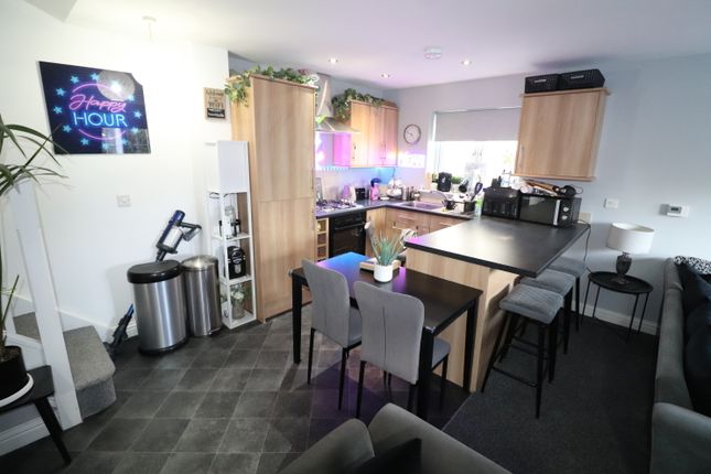 22, Basildon photo 2