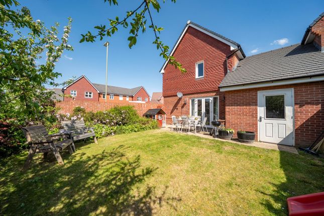 20 Blackthorn Road, Andover photo 2
