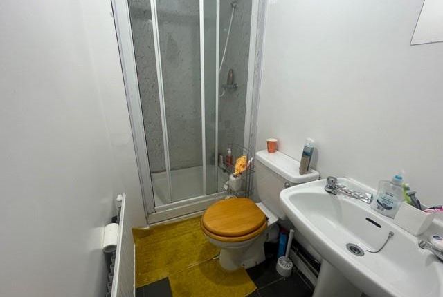 Standish Road, Fallowfield photo 5