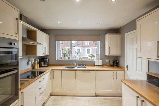 14, Rufford Road, South Yorkshire photo 3