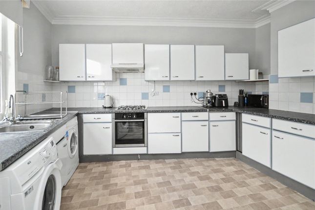 20, Barton Mount, West Yorkshire photo 3