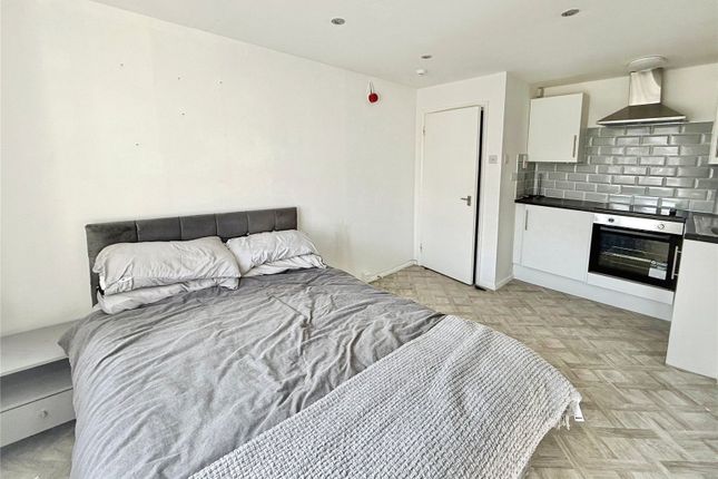 Flat 9, 10, Oriental Place, East Sussex photo 4