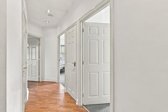 Greenwich Way, Waltham Abbey photo 4