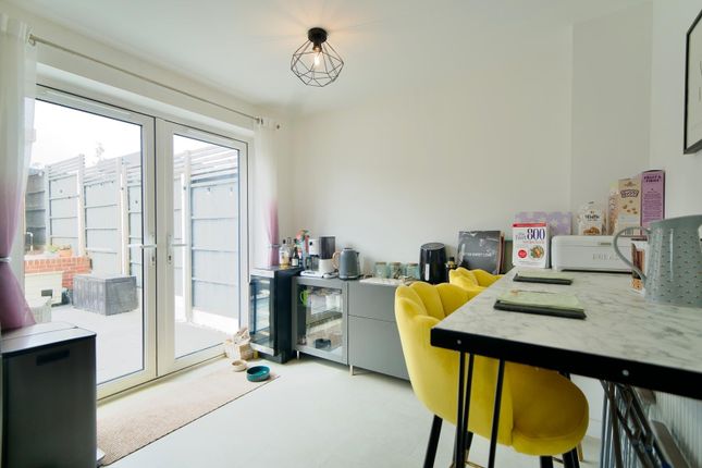 4, Cranesbill Way, Weymouth photo 4