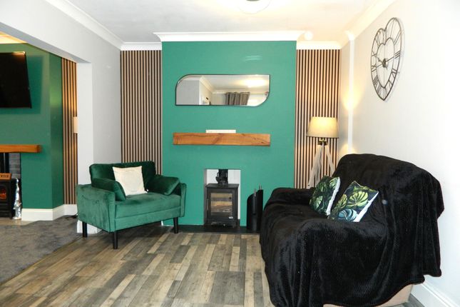 5 Greenfield Crescent, Ebbw Vale photo 3