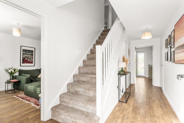 4, Livingston Crescent, Winchburgh photo 2