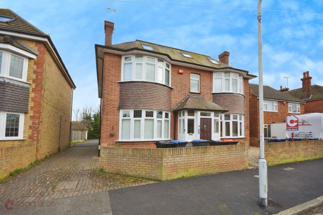 Thumbnail Flat for sale in Swinburne Avenue, Broadstairs, Kent