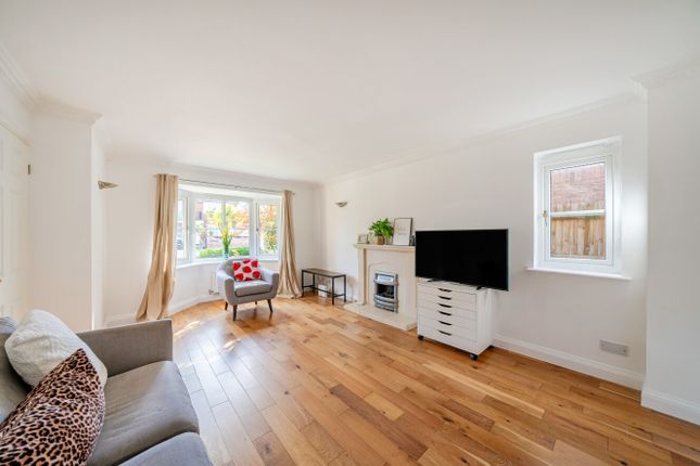 7b, Round Grove, Croydon photo 2