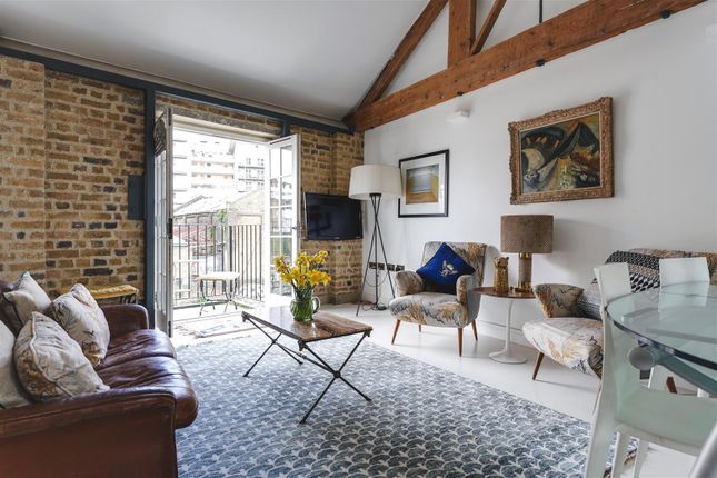 Flat for sale in Branch Place, London