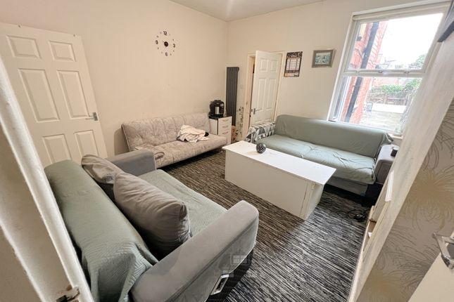 11 Castleford Grove, Blackford Road, Birmingham photo 2