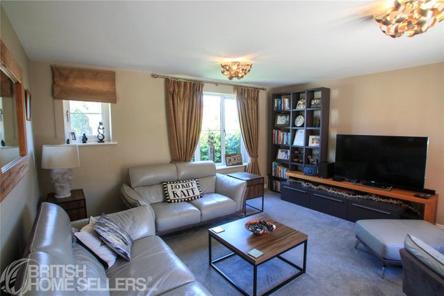 59, Parsons Way, Farnham photo 4
