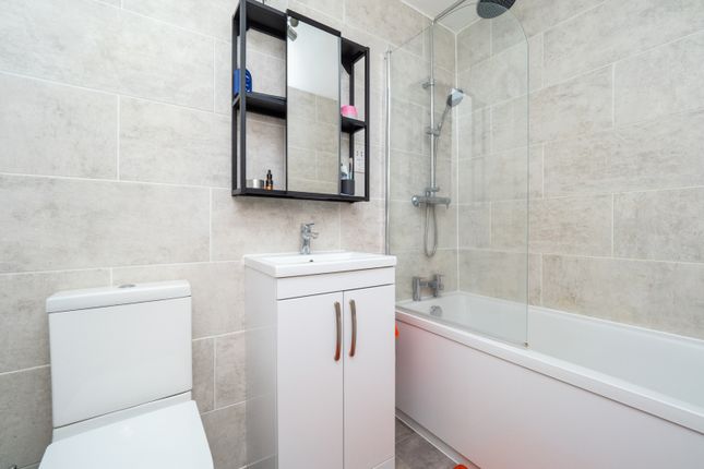 Flat for sale in St. James Road, Sutton