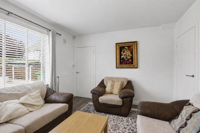 8, Aston Avenue, Nottingham photo 3