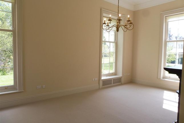 GRANTHAM photo 5