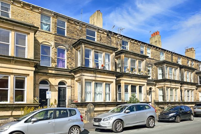 Flat to rent in Park View, Harrogate