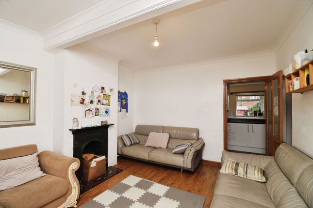 17, Birdbrook Road, London photo 2