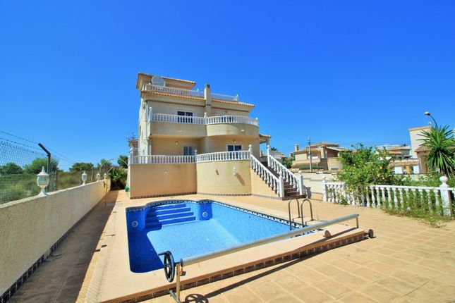 Thumbnail Villa for sale in Calle Marbella, 57, 03503 Benidorm, Alicante, Spain