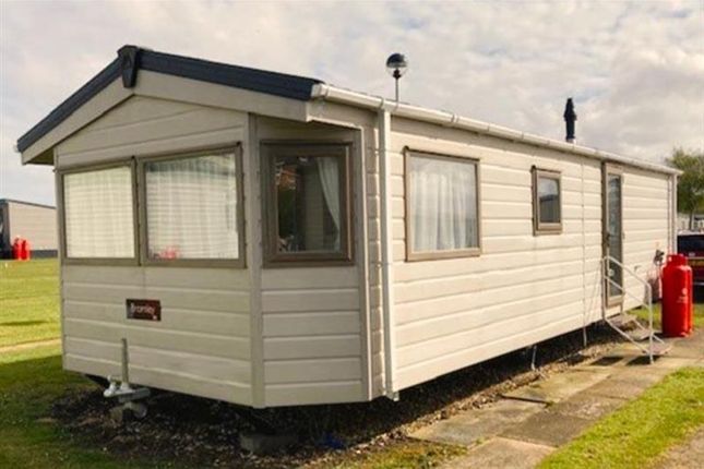 Thumbnail Mobile/park home for sale in North Sea Lane, Humberston, Grimsby